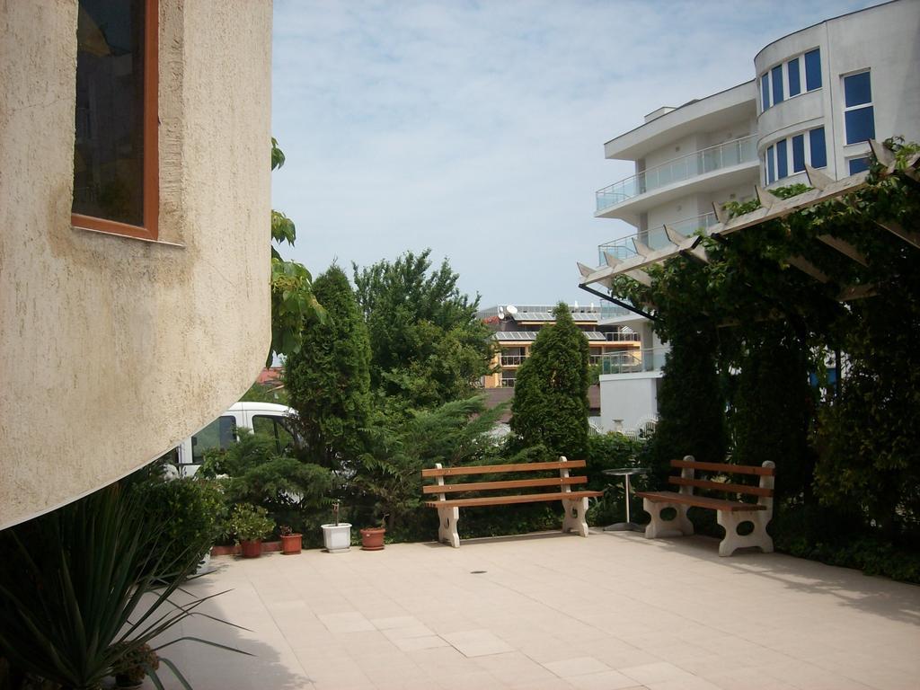 Hotel Neven Primorsko Esterno foto
