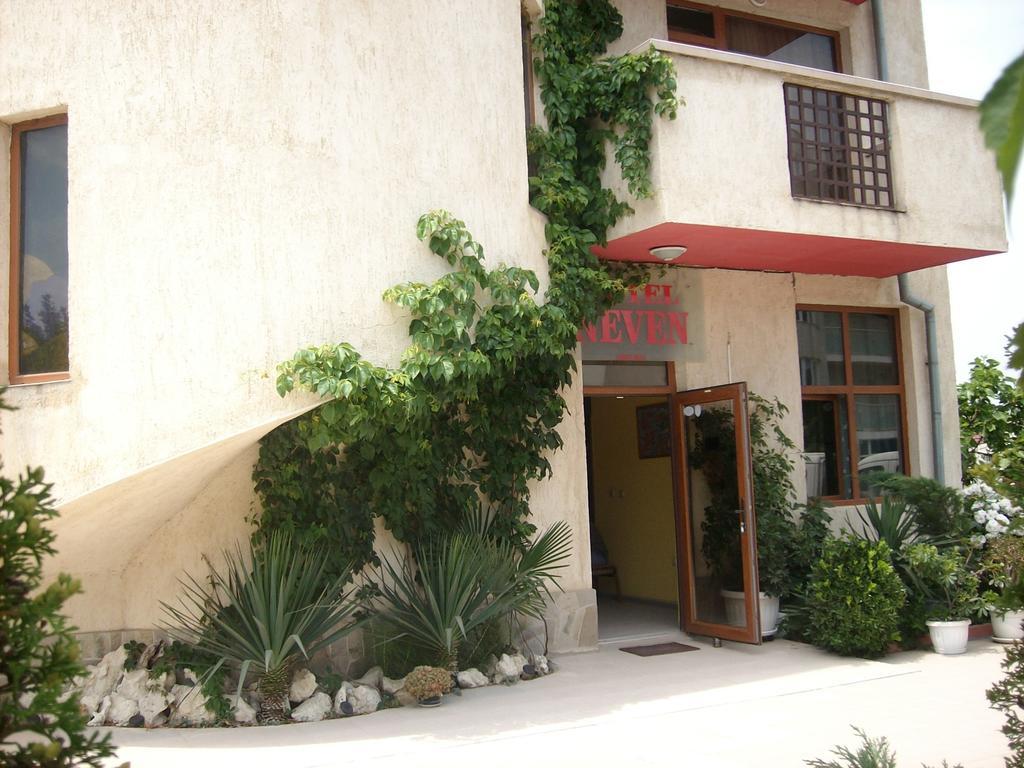 Hotel Neven Primorsko Esterno foto